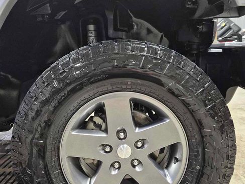 Used 2013 Jeep Wrangler Unlimited Sport image 19