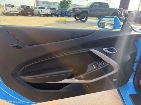 Used 2023 Chevrolet Camaro LT w/ Technology Package RWD image 11