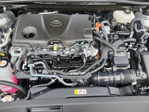 Used 2025 Toyota Camry SE w/ Convenience Package FWD image 30