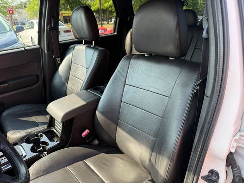Used 2010 Ford Escape Limited FWD image 16