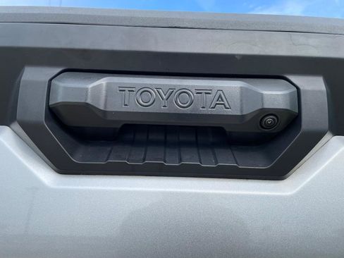 Used 2025 Toyota Tundra SR5 w/ SR5 Premium Package AWD/4WD image 15