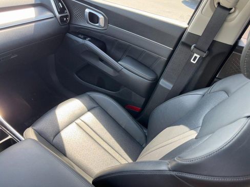 Used 2023 Kia Sorento SX AWD/4WD image 15