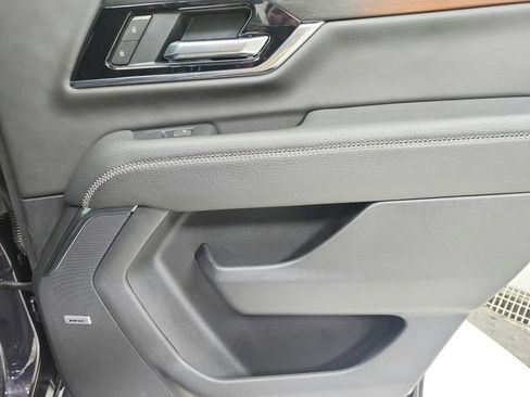 Used 2025 GMC Yukon Denali AWD/4WD image 53