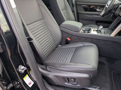 New 2025 Land Rover Discovery Sport S image 18