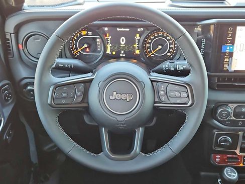 New 2026 Jeep Wrangler Rubicon w/ Technology Group image 21