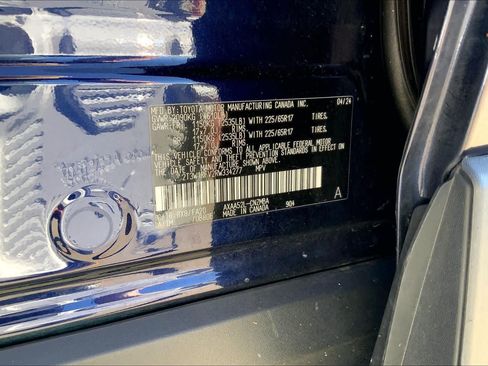 Used 2024 Toyota RAV4 XLE FWD image 33