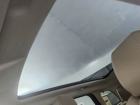 Used 2019 Land Rover Range Rover Evoque SE image 25