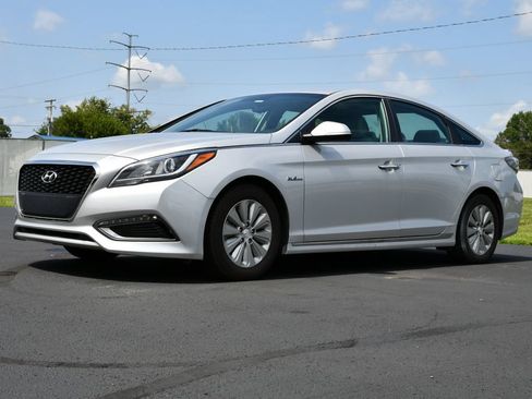 Used 2016 Hyundai Sonata SE FWD image 3