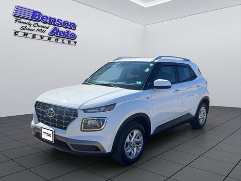 Used 2020 Hyundai Venue SEL image 1
