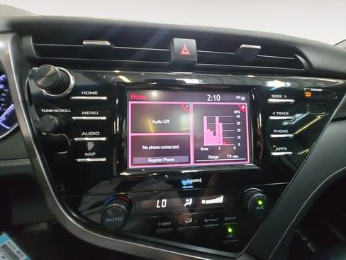 Used 2020 Toyota Camry SE FWD image 15