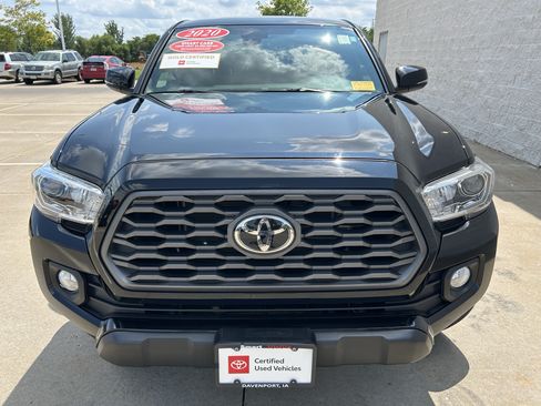 Used 2020 Toyota Tacoma TRD Off-Road AWD/4WD image 2