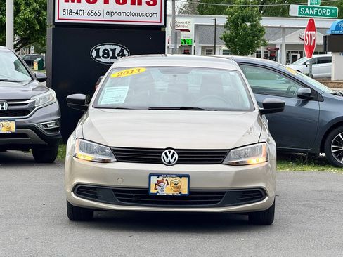 Used 2013 Volkswagen Jetta S FWD image 2
