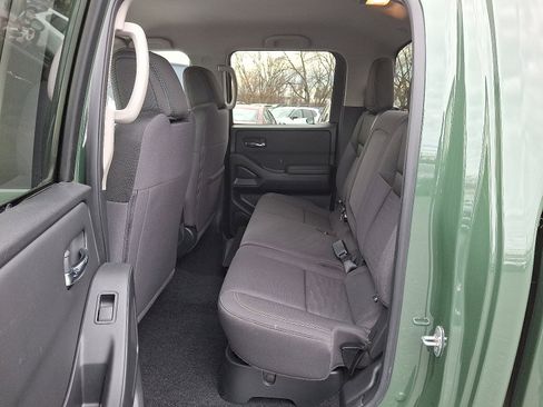 Certified 2023 Nissan Frontier SV w/ Technology Package AWD/4WD image 11