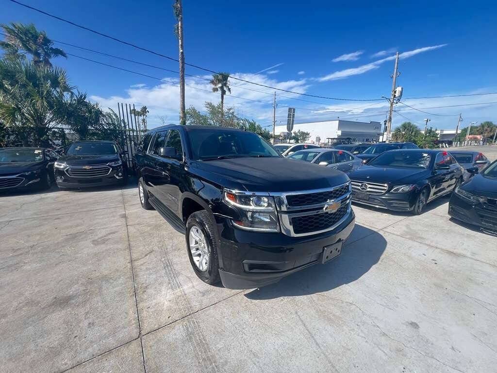 Used 2016 Chevrolet Suburban LT RWD image 3