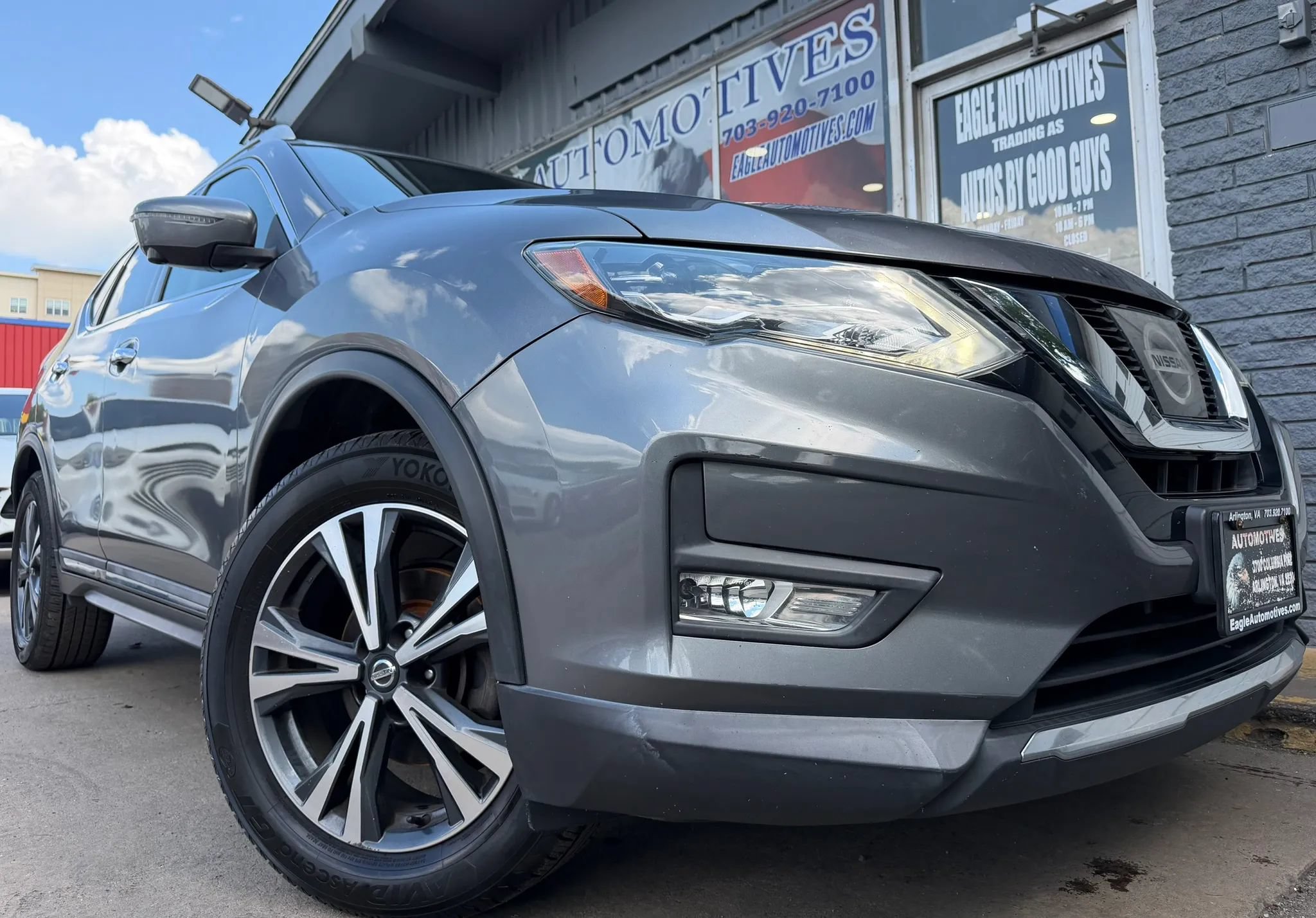 Used 2017 Nissan Rogue SL w/ SL Premium Package AWD/4WD image 1