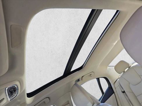 Used 2019 Volvo S60 T5 Inscription image 29