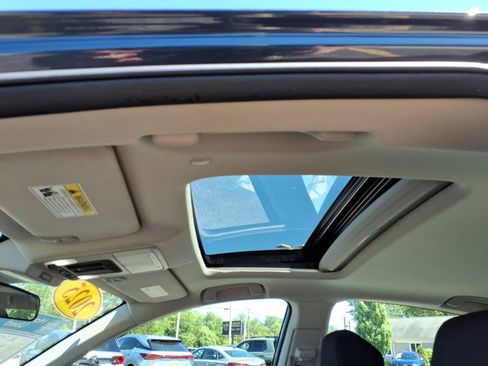Certified 2025 Honda Accord SE image 6
