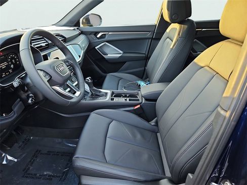 New 2025 Audi Q3 2.0T Premium image 21