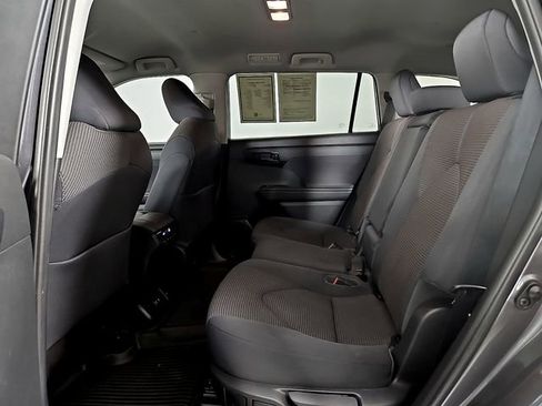 Used 2021 Toyota Highlander L FWD image 10