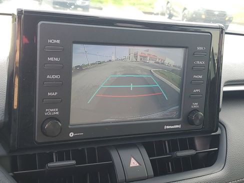 Used 2022 Toyota RAV4 XLE w/ Convenience Package image 28