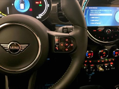 Used 2024 MINI Cooper SE FWD image 19
