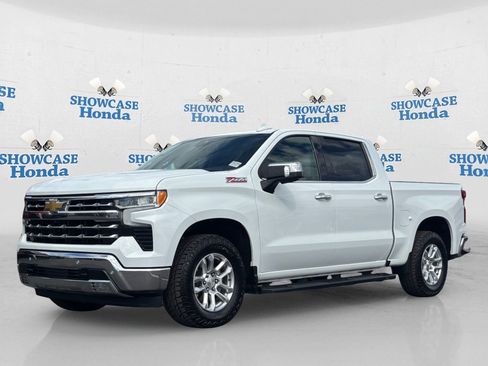 Used 2022 Chevrolet Silverado 1500 LTZ w/ Z71 Off-Road Package AWD/4WD image 2