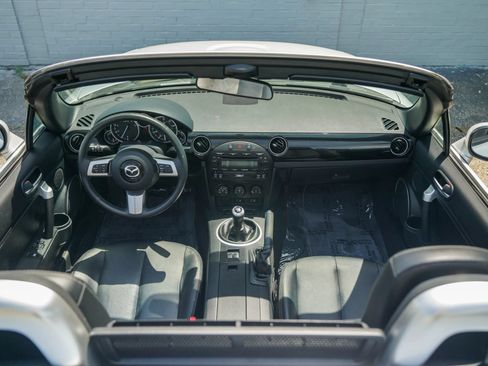 Used 2008 MAZDA MX-5 Miata Grand Touring w/ Premium Pkg RWD image 17