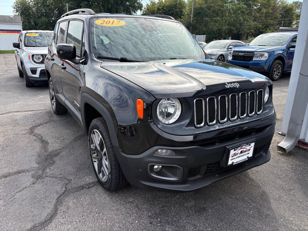 Used 2017 Jeep Renegade Latitude w/ Cold Weather Group AWD/4WD image 1
