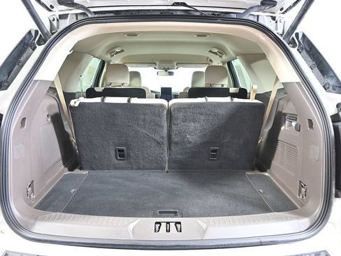 Used 2022 Ford Explorer Platinum w/ Equipment Group 601A AWD/4WD image 17