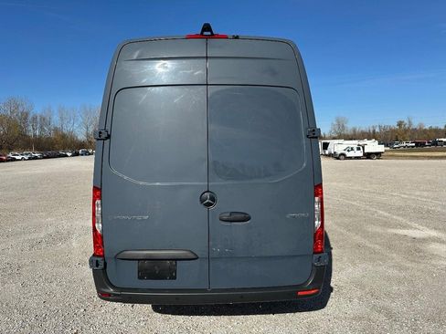 Used 2019 Mercedes-Benz Sprinter 170 image 2