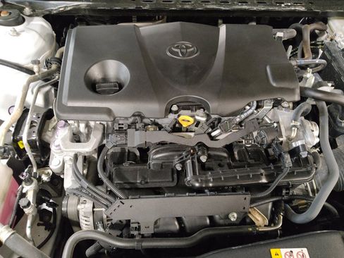 Used 2022 Toyota Camry SE FWD image 30