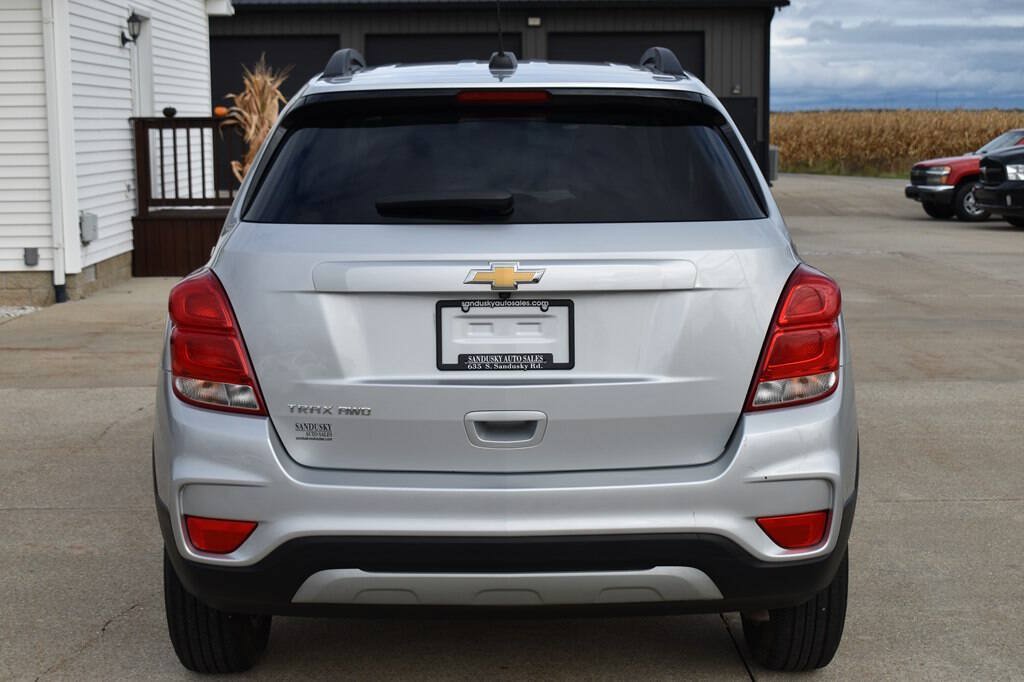 Used 2022 Chevrolet Trax LT w/ LT Convenience Package AWD/4WD image 4