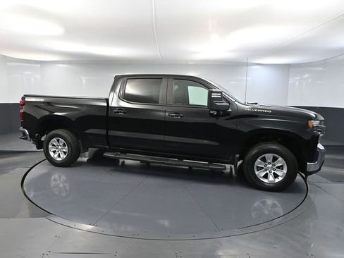 Used 2021 Chevrolet Silverado 1500 LT w/ Convenience Package II AWD/4WD image 3