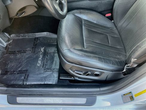 Used 2015 Hyundai Genesis 3.8 RWD image 19