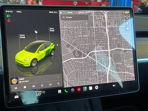 Used 2025 Tesla Model Y Performance AWD/4WD image 40