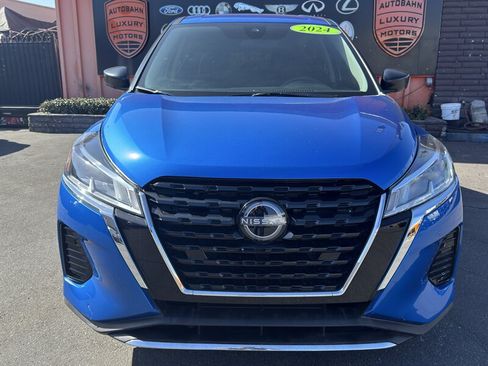 Used 2024 Nissan Kicks S FWD image 3