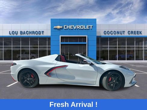 Used 2022 Chevrolet Corvette Stingray Premium Conv w/ Z51 Performance Package RWD image 9