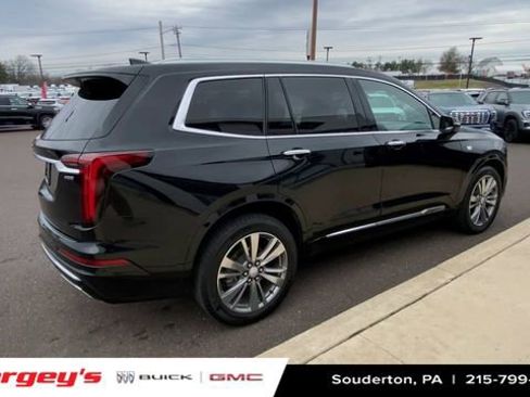 Used 2021 Cadillac XT6 Premium Luxury image 10