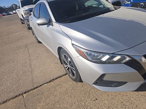 Used 2022 Nissan Sentra SV image 2