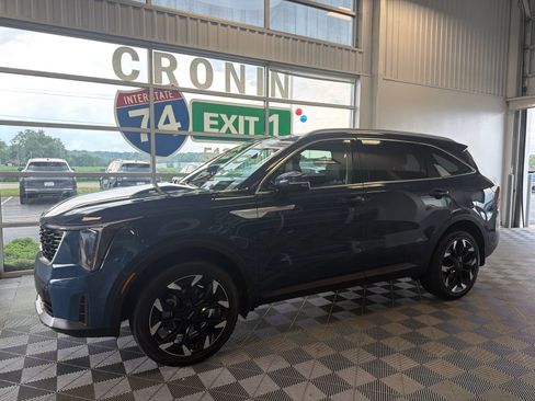 Used 2025 Kia Sorento X-Line EX AWD/4WD image 3