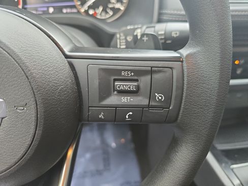 Used 2021 Nissan Rogue S FWD image 19