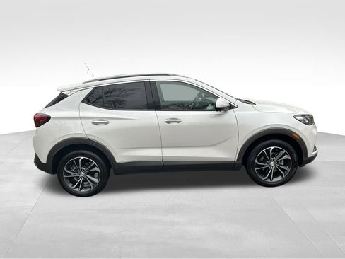 Used 2020 Buick Encore GX Essence w/ Advanced Technology Package image 7