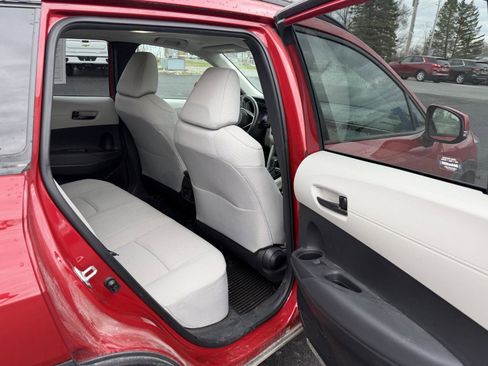 Used 2023 Toyota Corolla Cross LE w/ Moonroof Package image 19