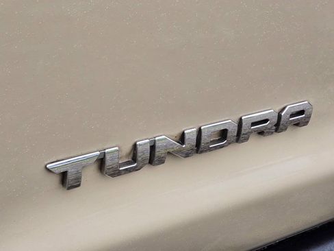Used 2018 Toyota Tundra SR5 image 32