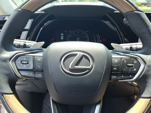 Used 2023 Lexus RX 350 Premium w/ Accessory Package AWD/4WD image 8