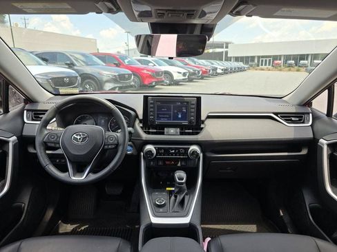 Used 2022 Toyota RAV4 XLE Premium AWD/4WD image 17