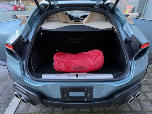 Used 2023 Ferrari Purosangue image 23