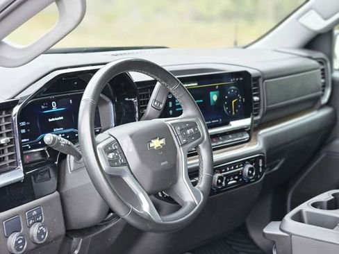 Used 2025 Chevrolet Silverado 1500 LT image 12