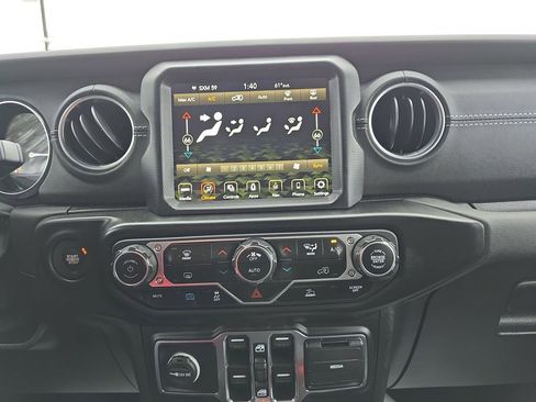 Used 2023 Jeep Wrangler Unlimited Sahara image 29