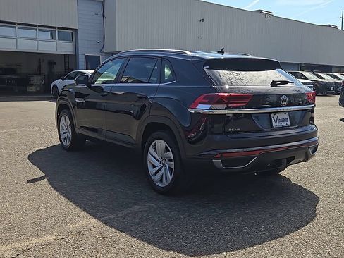 Used 2022 Volkswagen Atlas Cross Sport SE AWD/4WD image 6